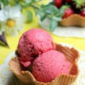 Tự làm kem Sorbet sữa chua dâu tây 