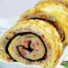 Sushi trứng cuộn cho bữa tiệc noel