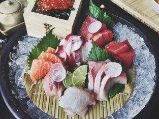 Sushi sashimi ngon ở Sorae