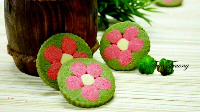 Cookies hoa đào cho khay bánh ngày Tết